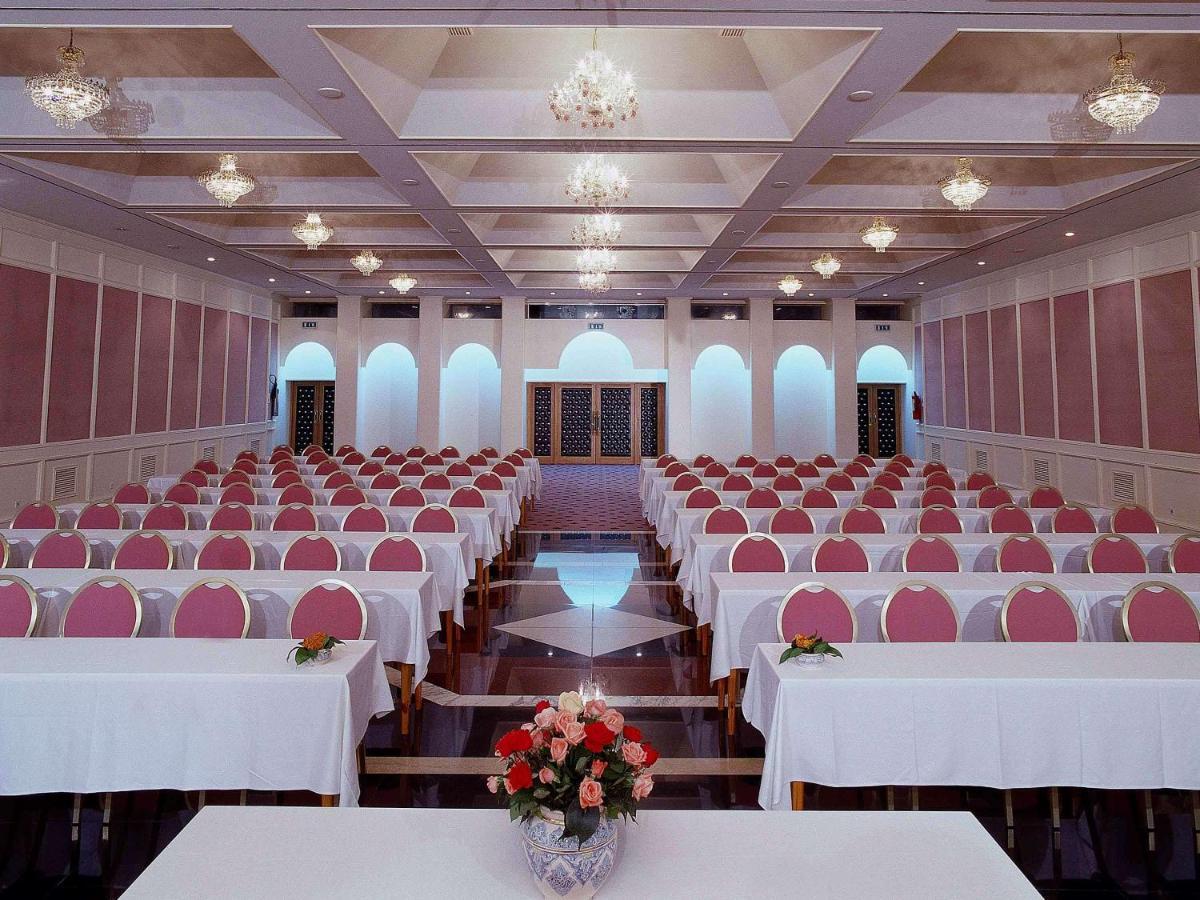 Hotel Mercure Alger Aeroport Maison Blanche Bagian luar foto The ballroom