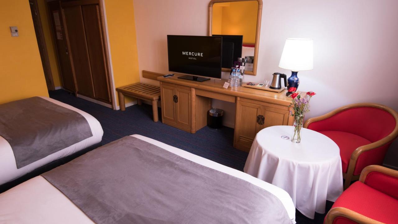 Hotel Mercure Alger Aeroport Maison Blanche Bagian luar foto A room at Mercure Warszawa Airport