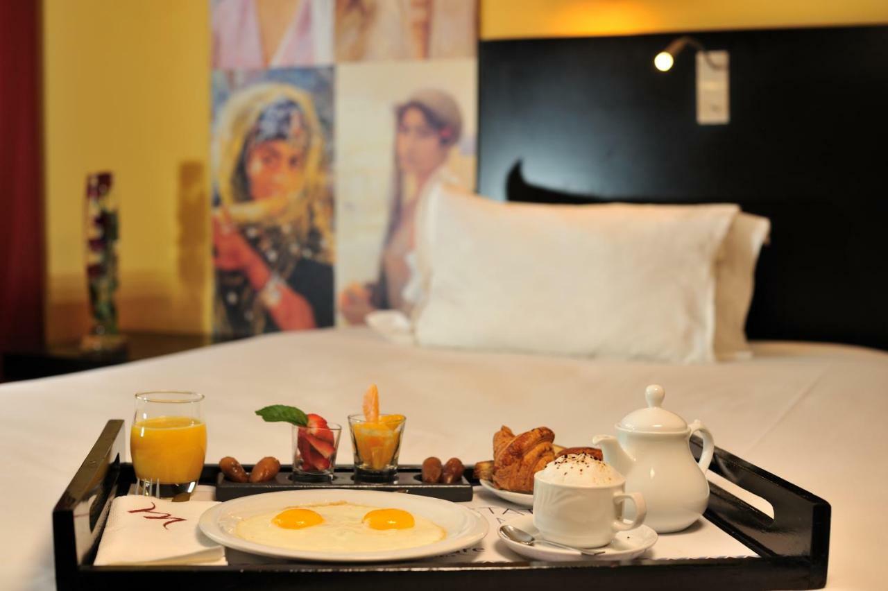 Hotel Mercure Alger Aeroport Maison Blanche Bagian luar foto Room service